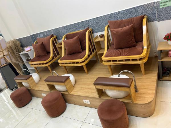 Mẫu ghế làm nail khung gỗ tự nhiên