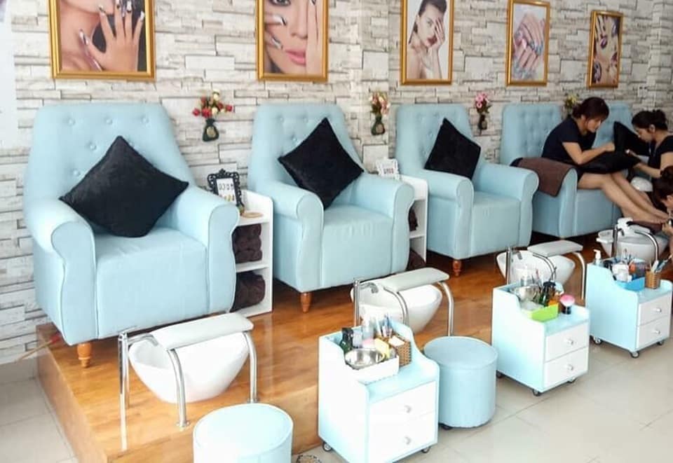 Mẫu ghế làm nail vintage cổ điển