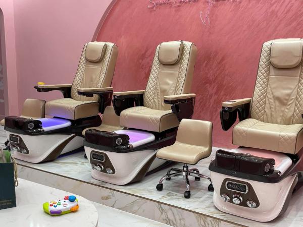 Mẫu ghế làm nail thông minh massage