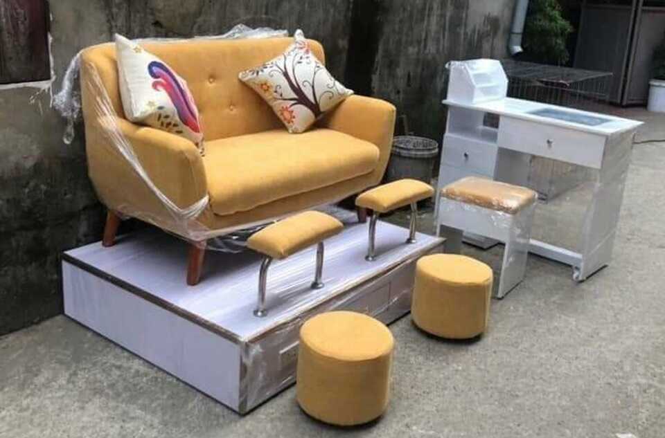 Ghế làm nail màu vàng kiểu băng sofa